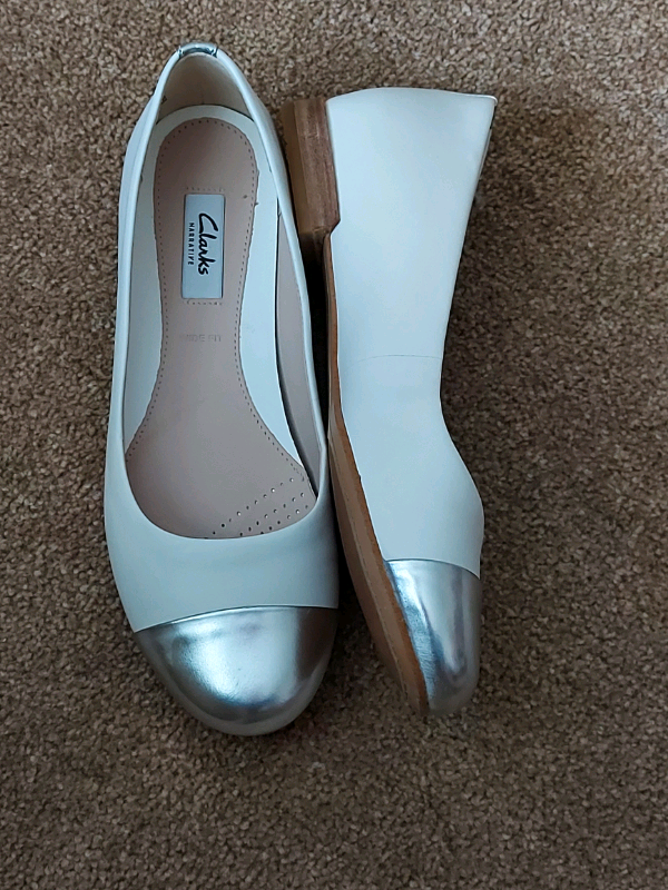 clarks ladies silver shoes